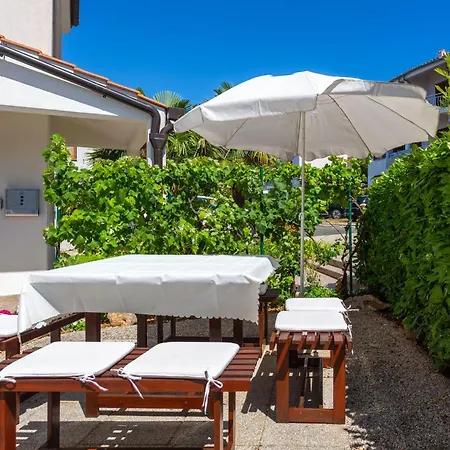 شقة By The Sea Njivice, Krk - 5295 *