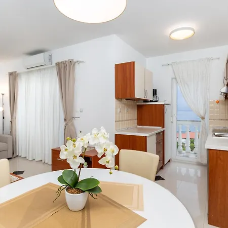 Apartment By The Sea Njivice, Krk - 5295 Njivice