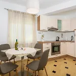 By The Sea - Krk - 5295 Apartment Njivice